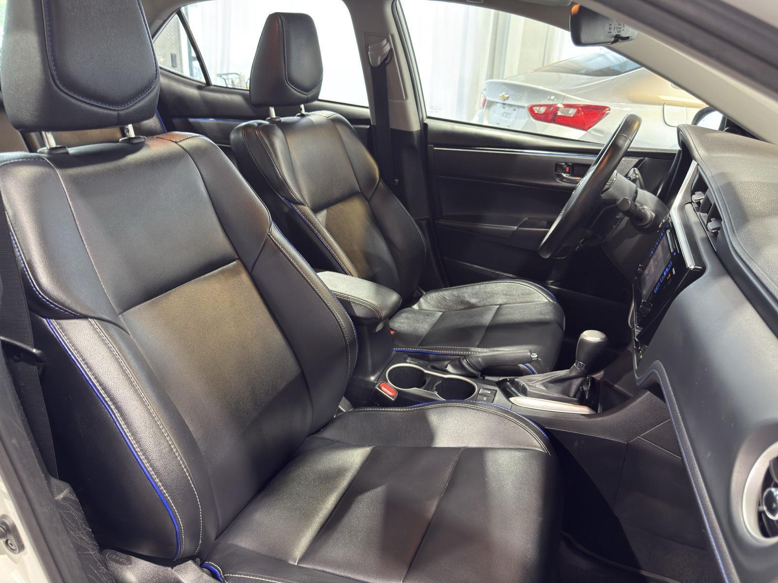 Vehicle photo 26