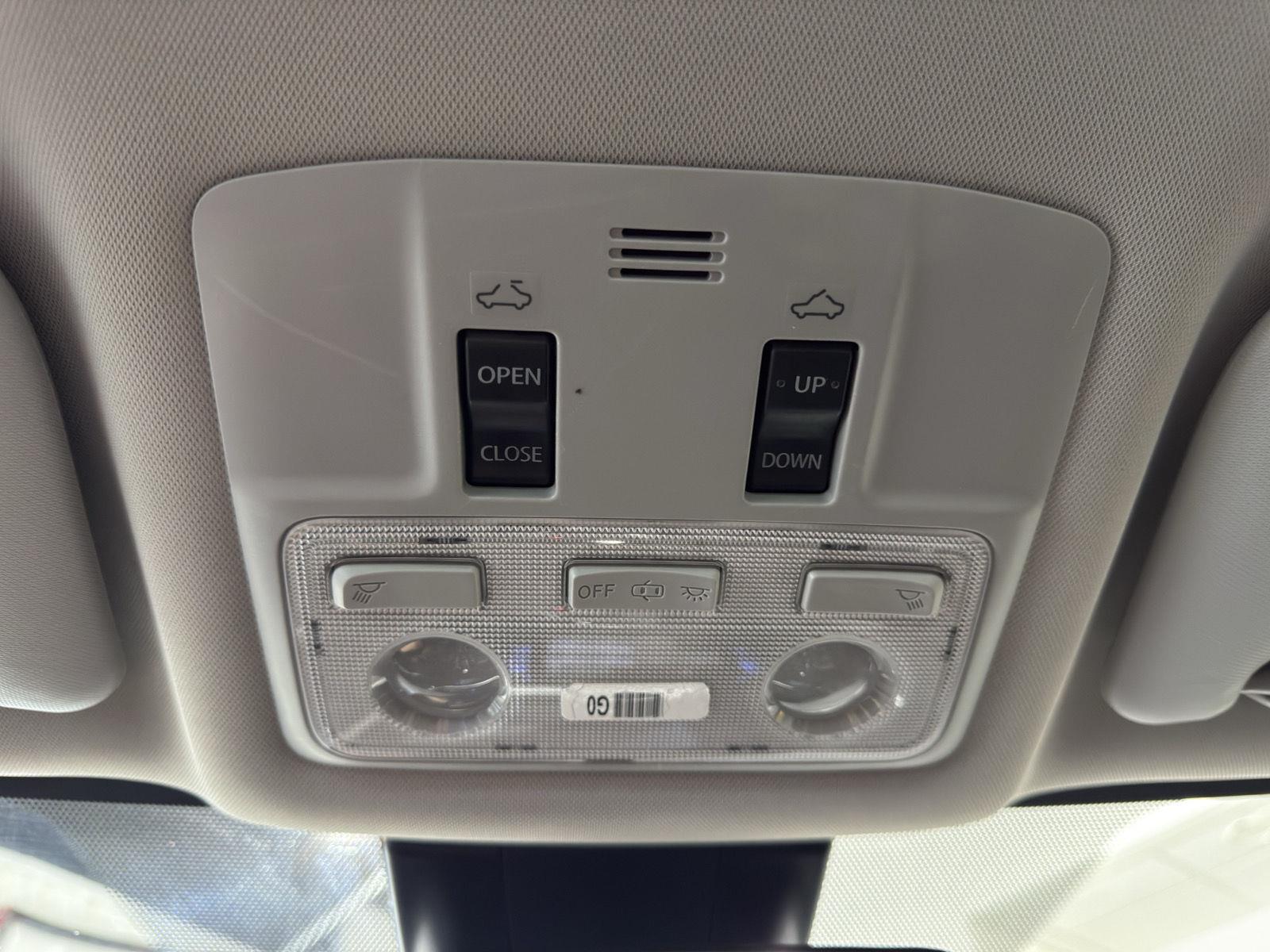 Vehicle photo 27