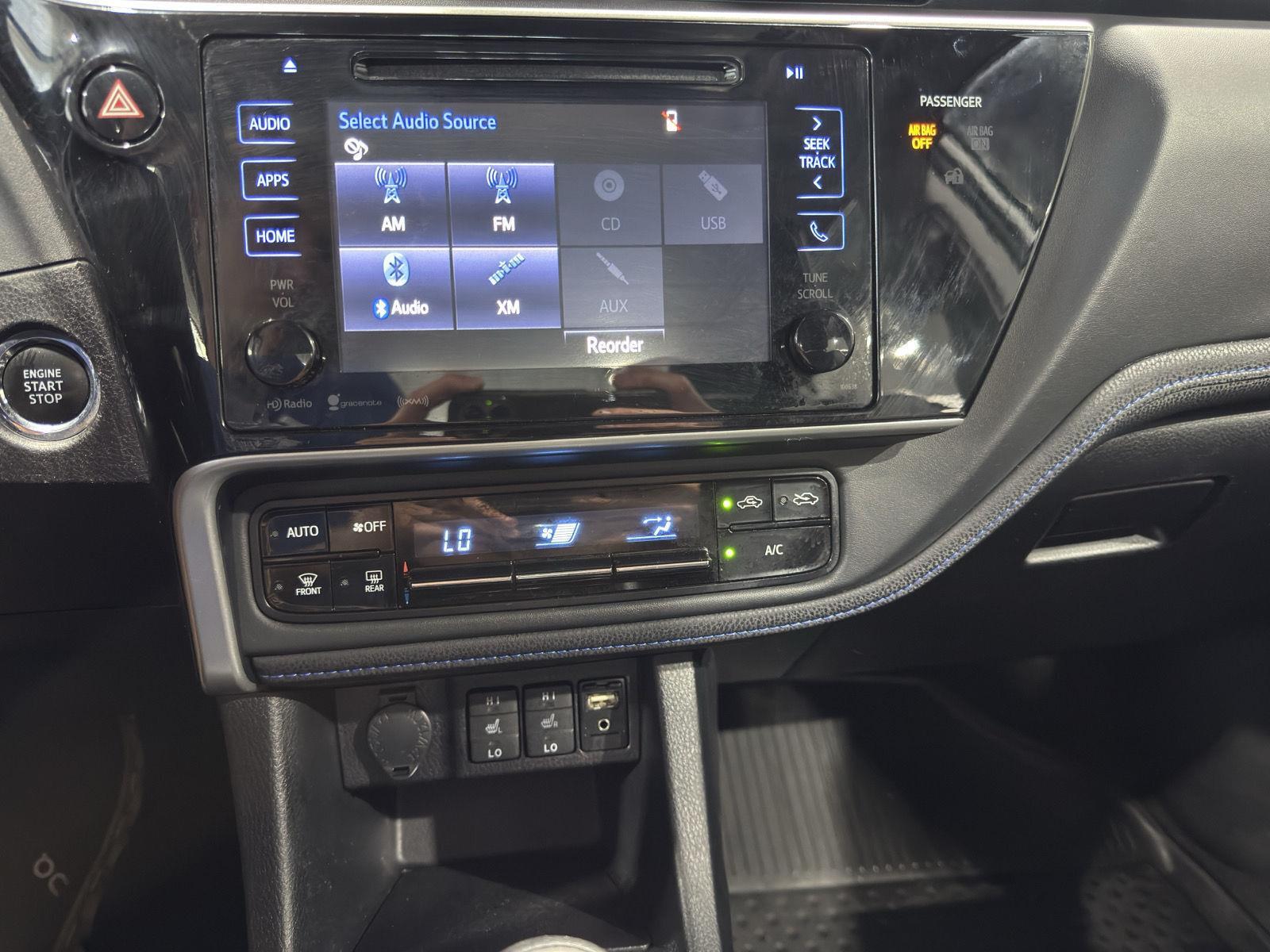 Vehicle photo 29