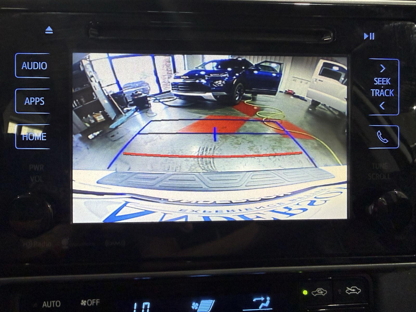 Vehicle photo 30