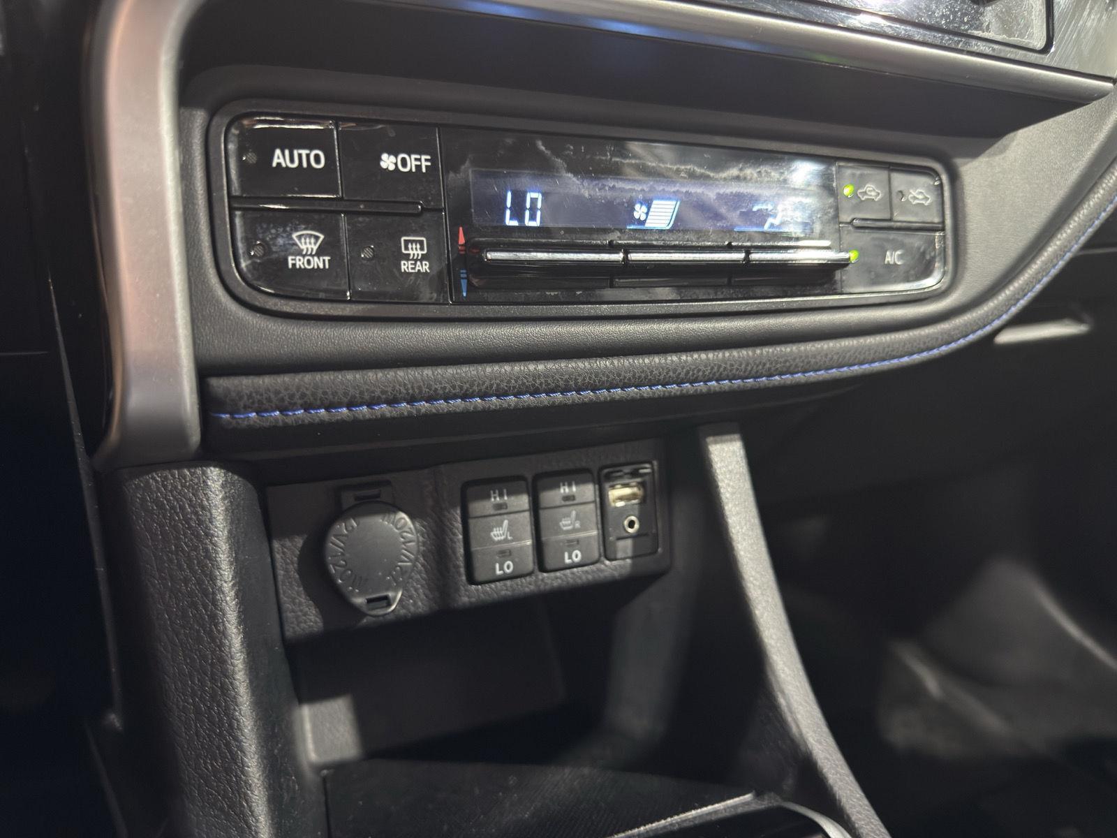 Vehicle photo 31
