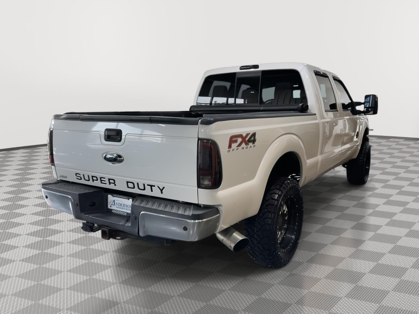 Vehicle photo 7