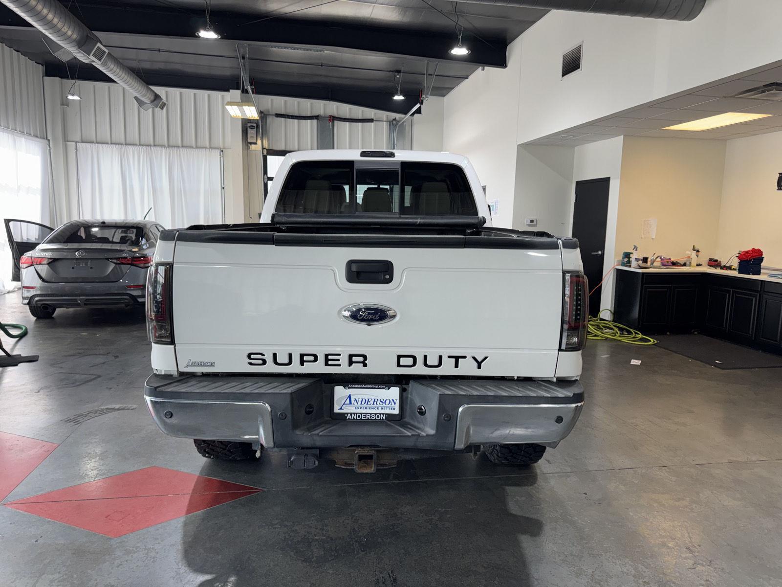 Vehicle photo 8