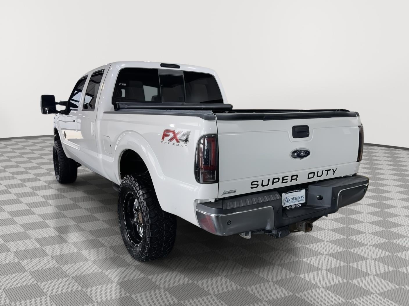 Vehicle photo 9