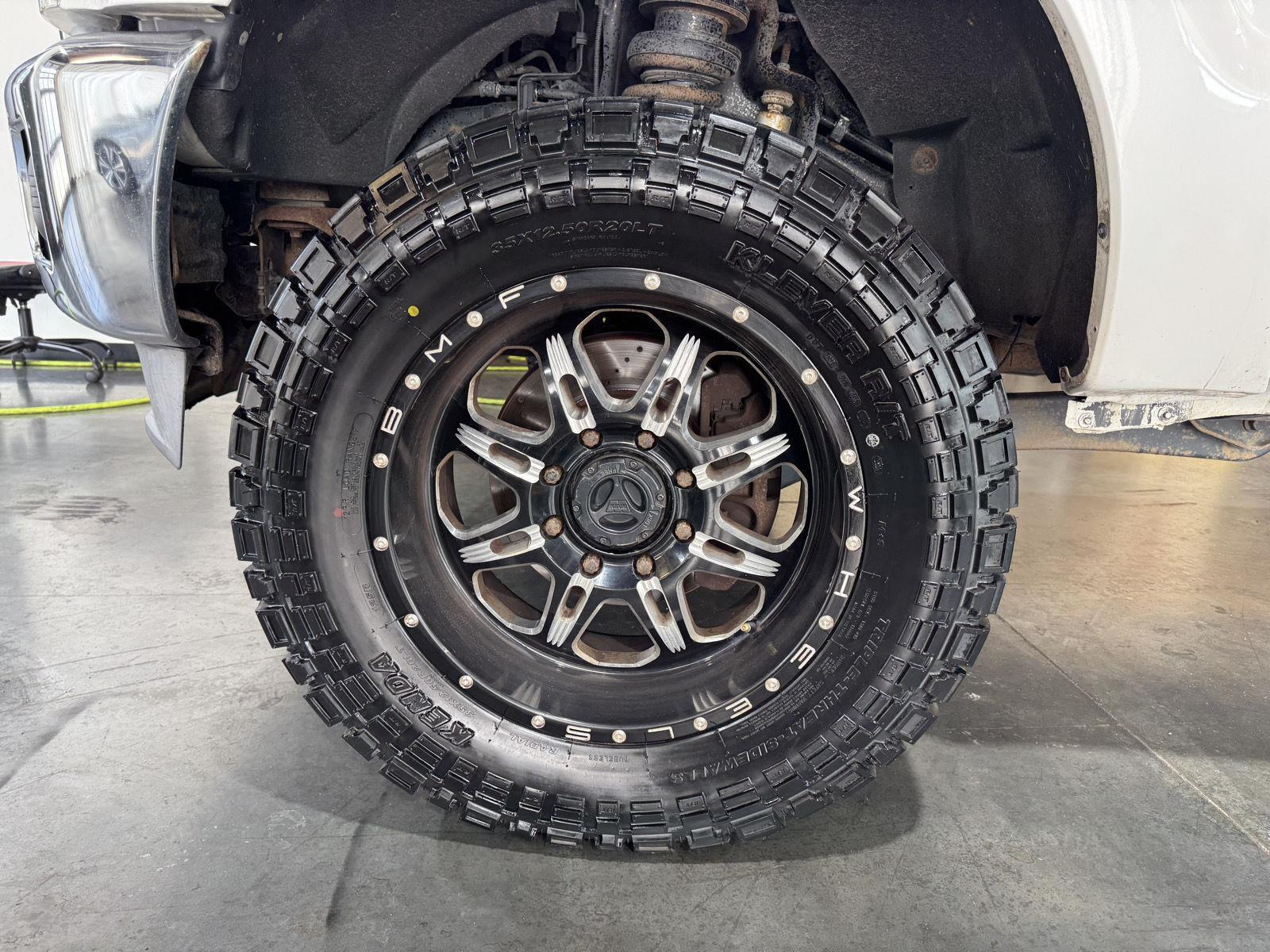 Vehicle photo 10