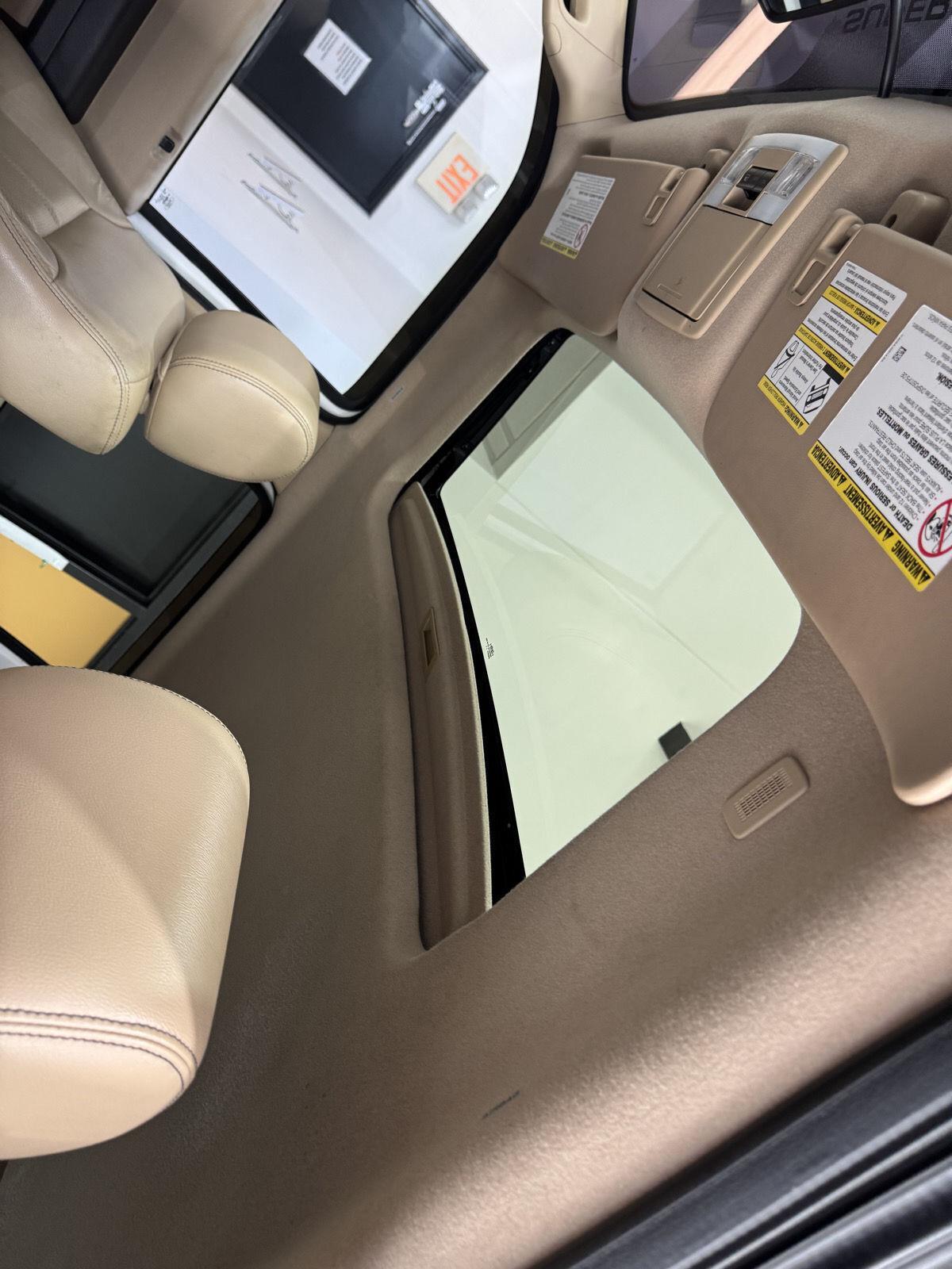 Vehicle photo 17