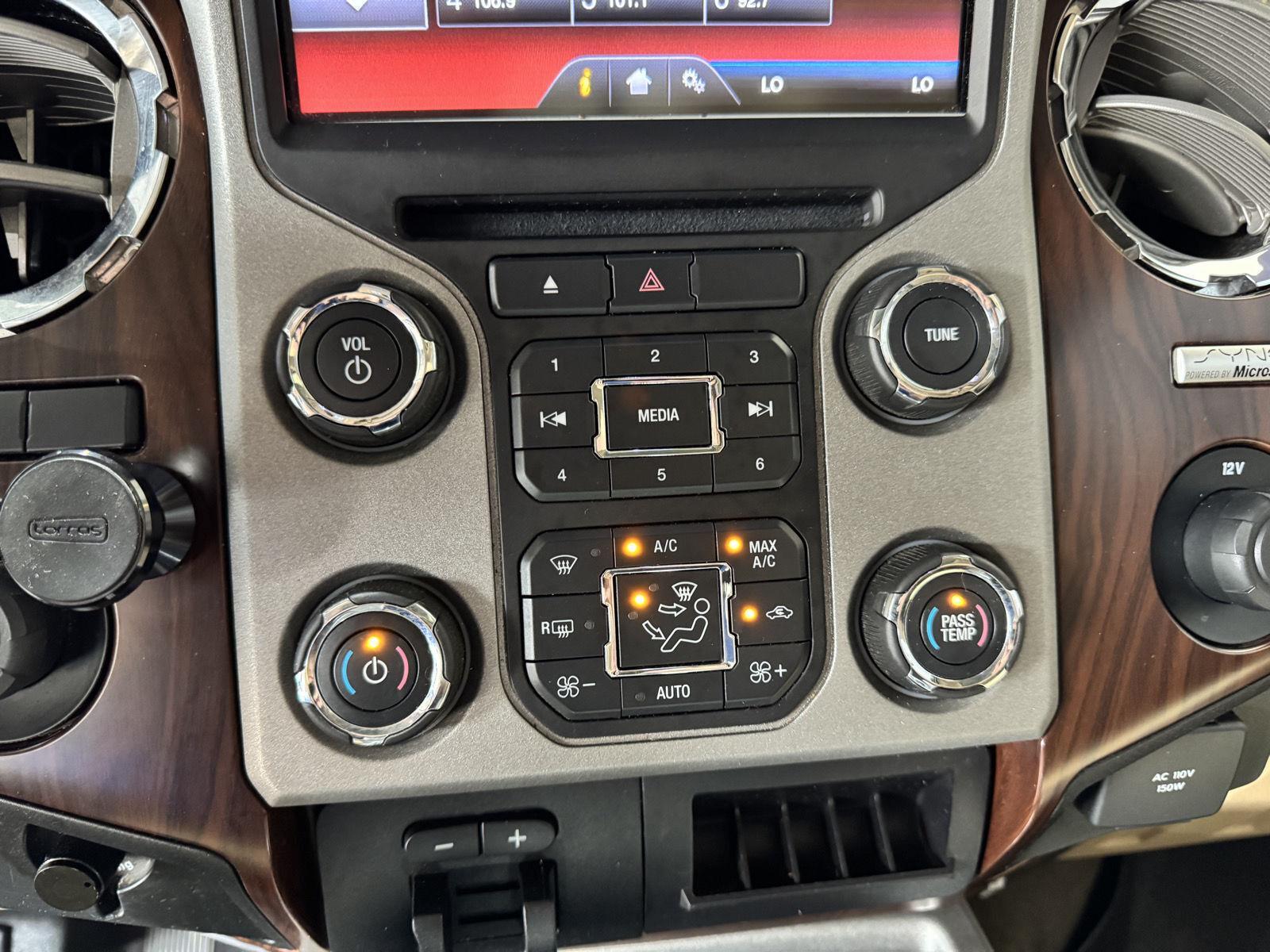 Vehicle photo 19