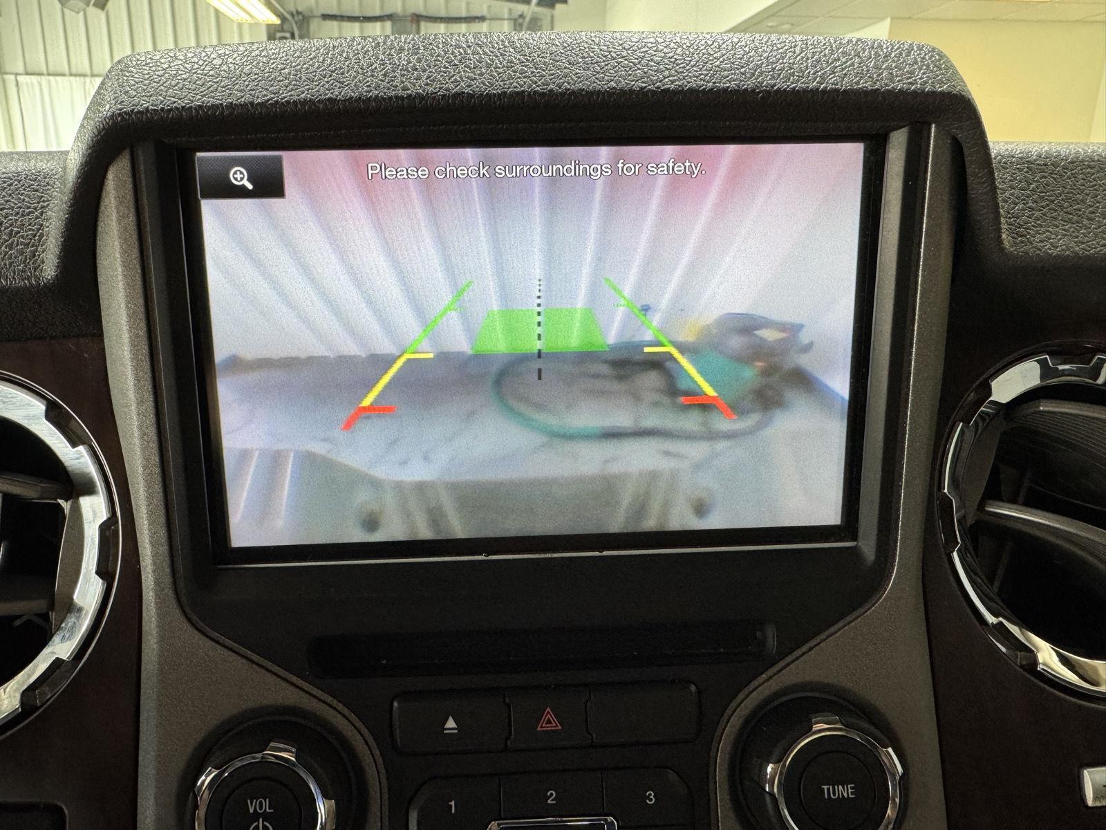 Vehicle photo 20
