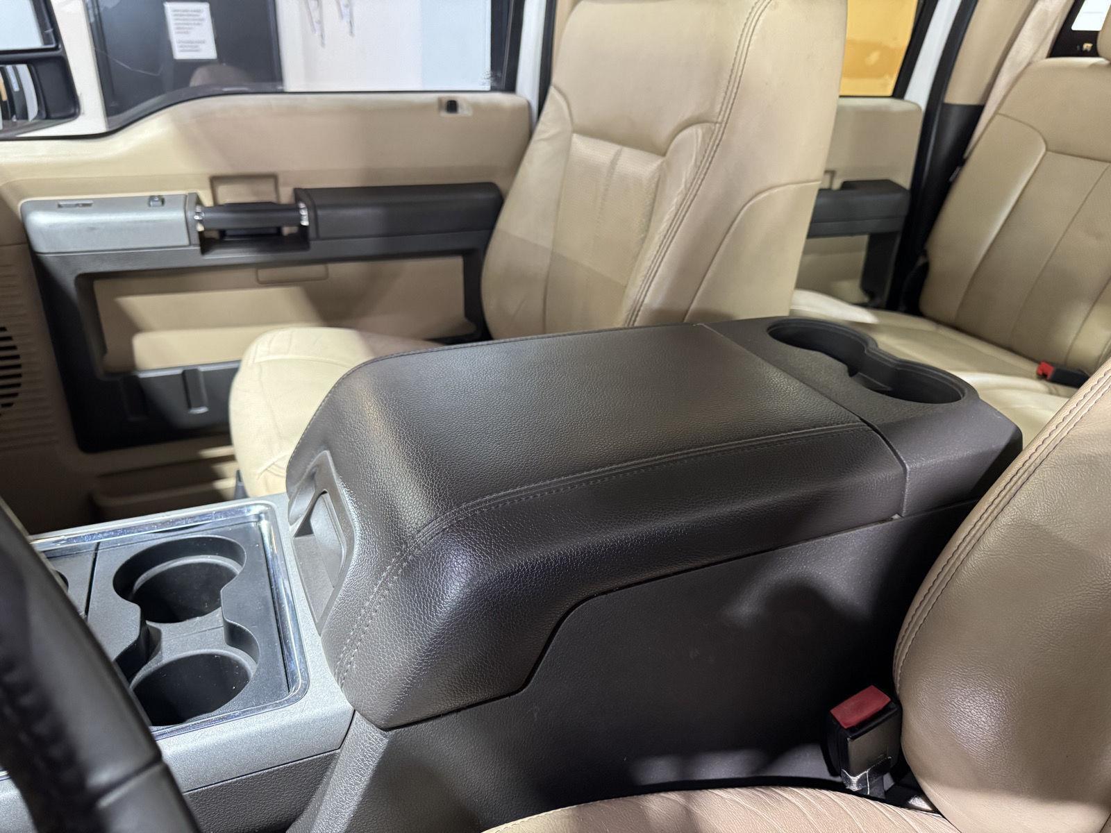Vehicle photo 23