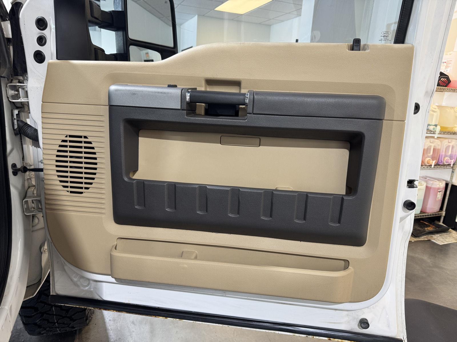 Vehicle photo 24