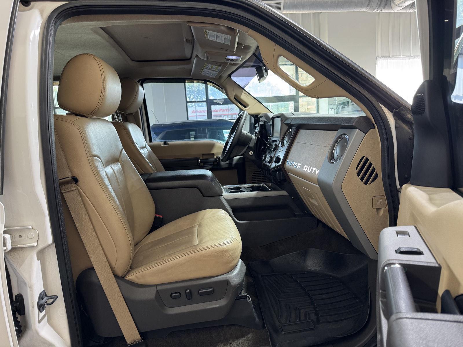 Vehicle photo 25