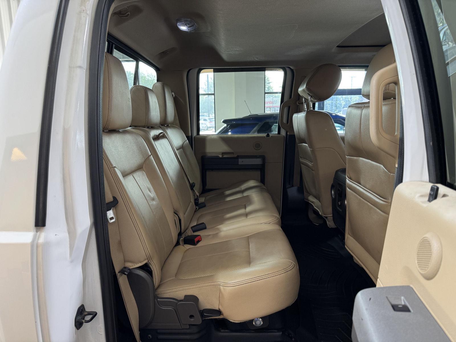 Vehicle photo 33