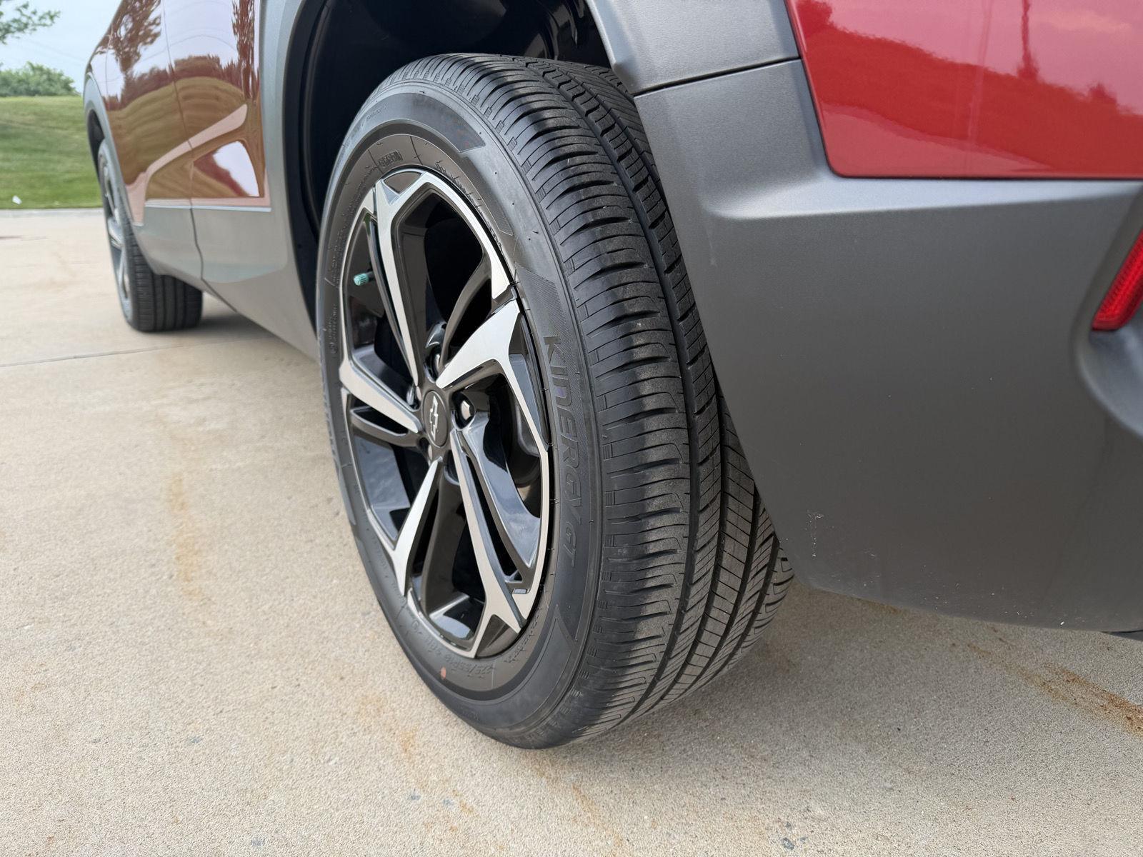 Vehicle photo 10