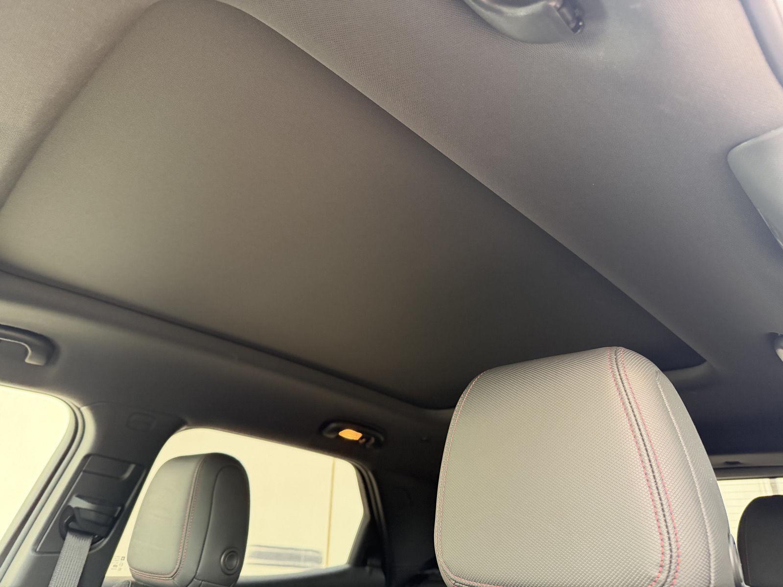 Vehicle photo 15