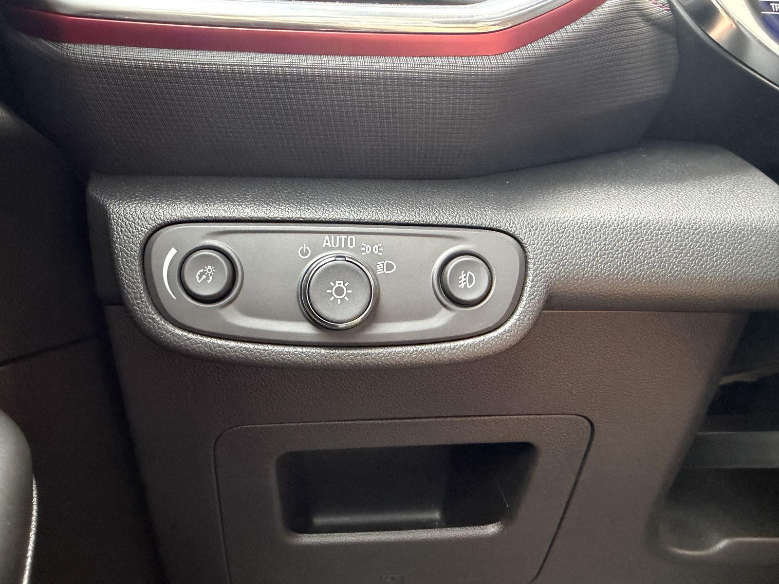 Vehicle photo 24
