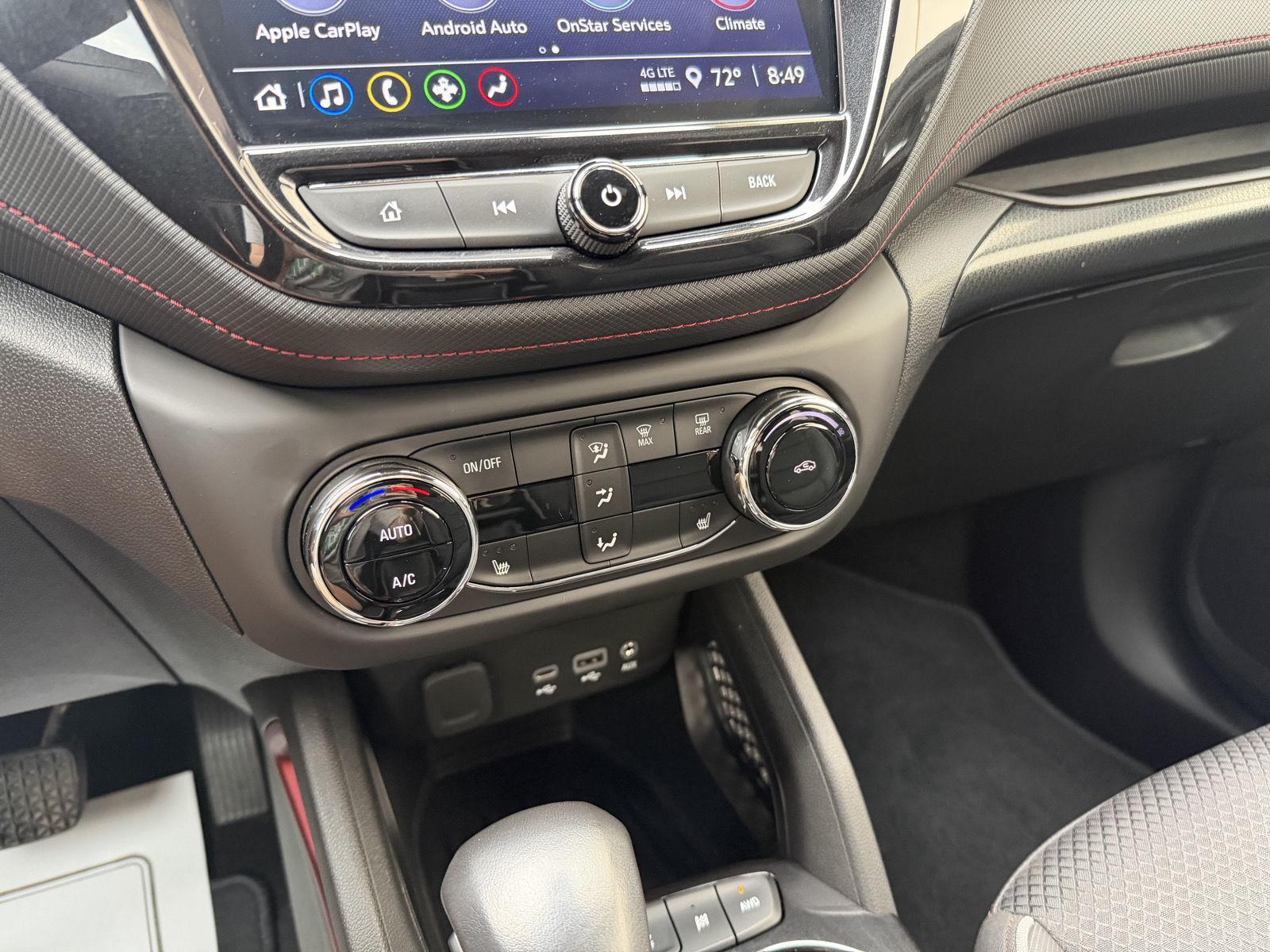 Vehicle photo 28