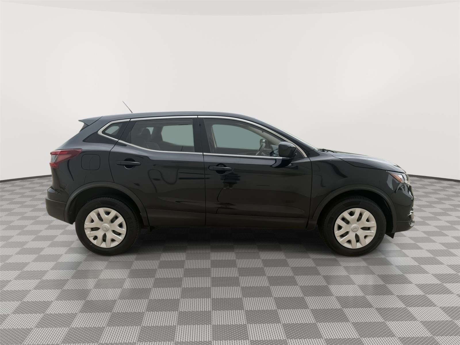 Vehicle photo 4