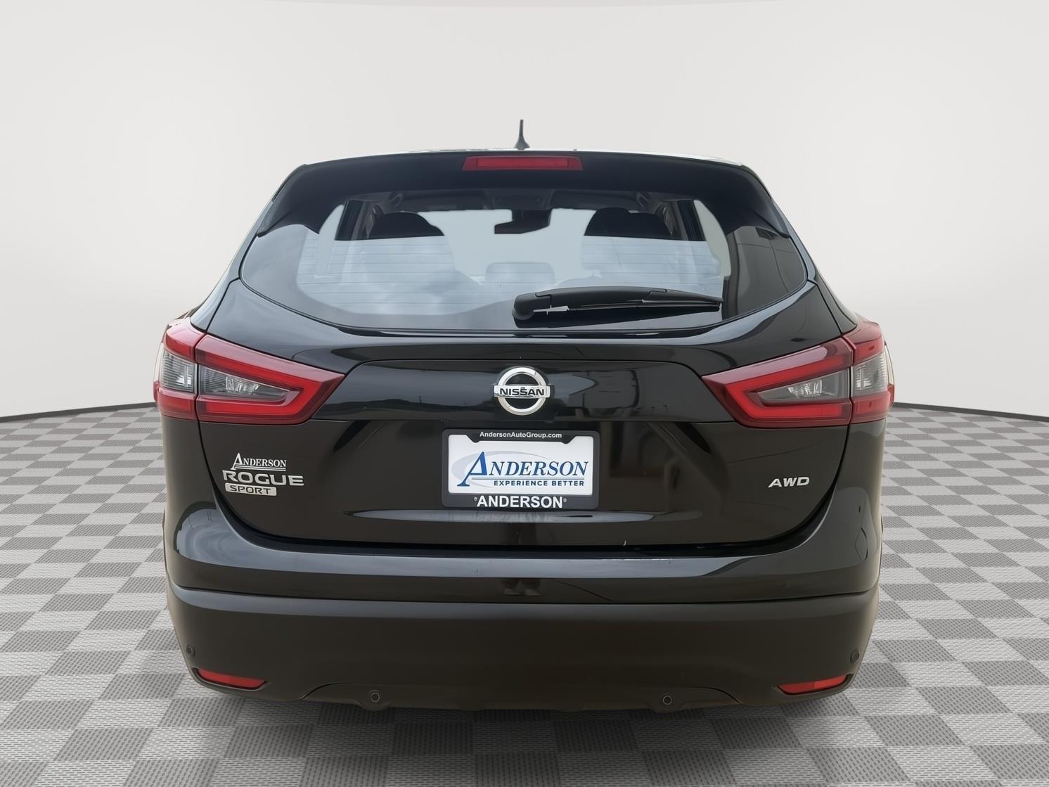 Vehicle photo 6