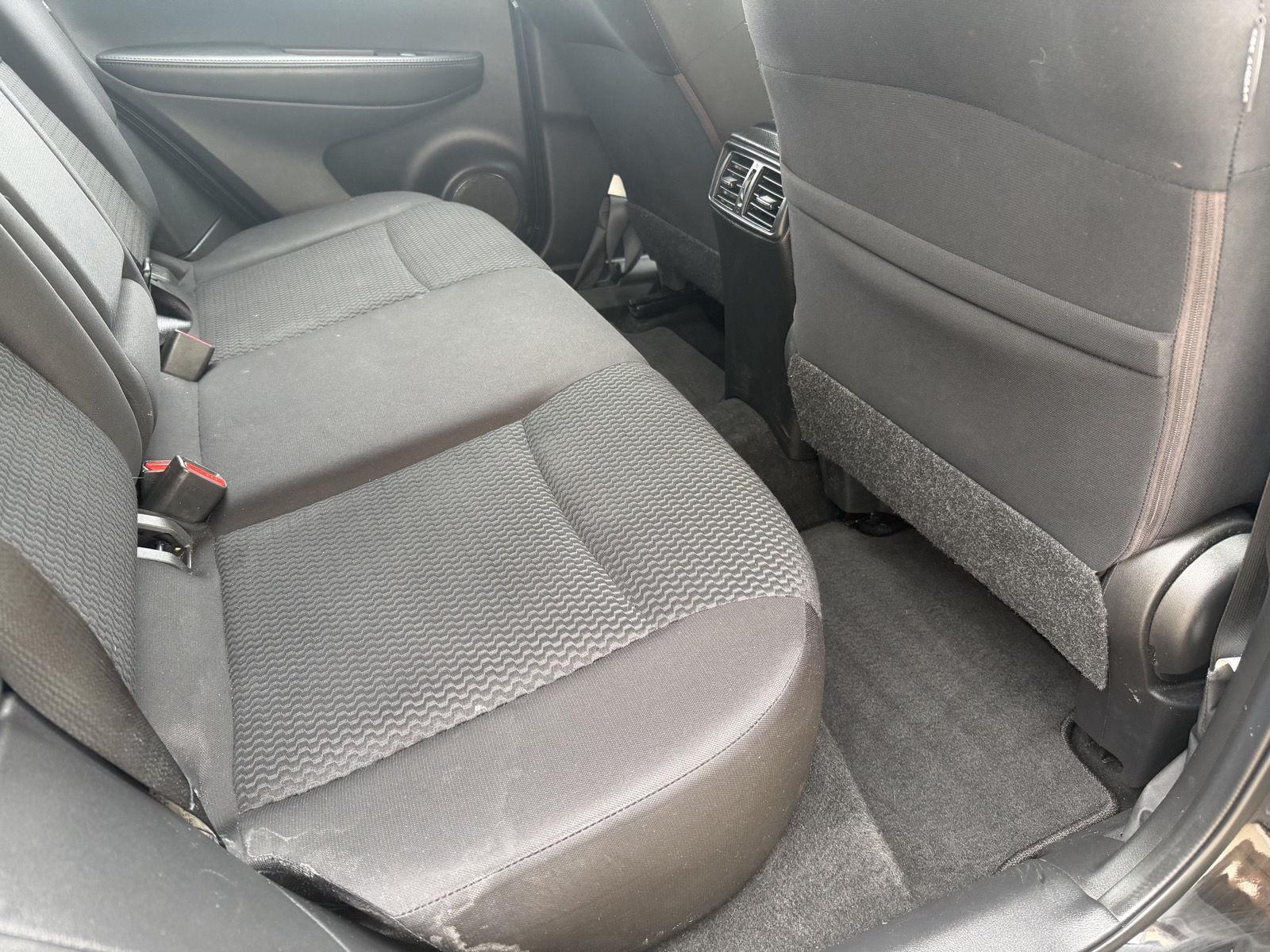 Vehicle photo 16