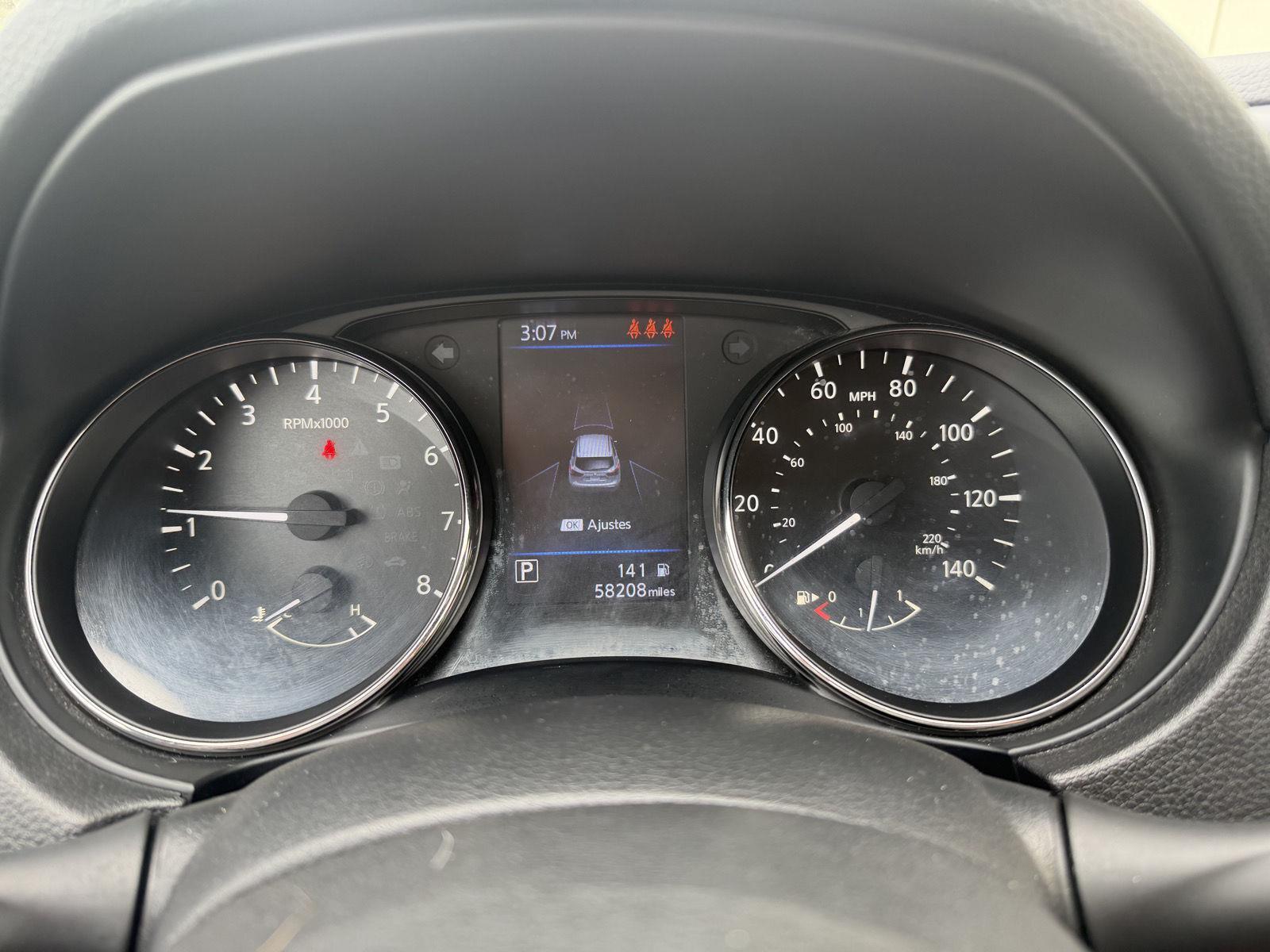 Vehicle photo 17
