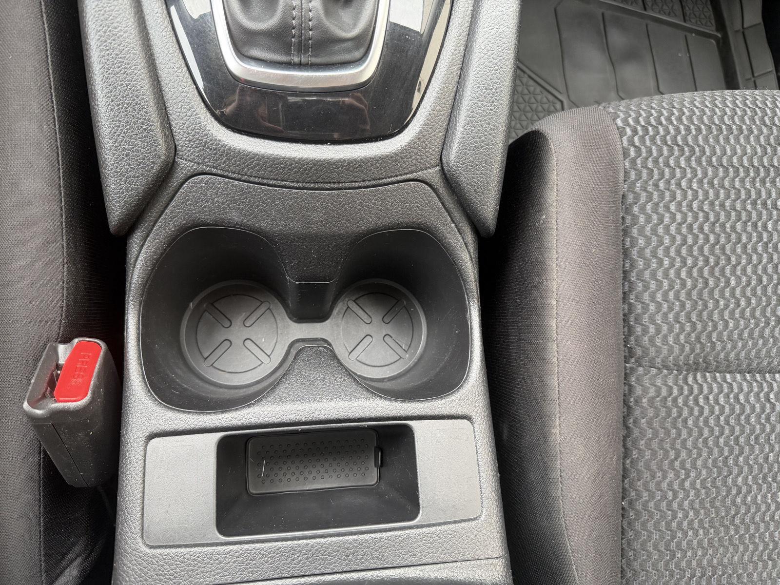 Vehicle photo 25