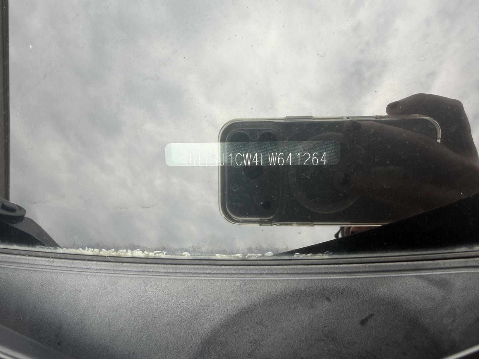 Vehicle photo 27