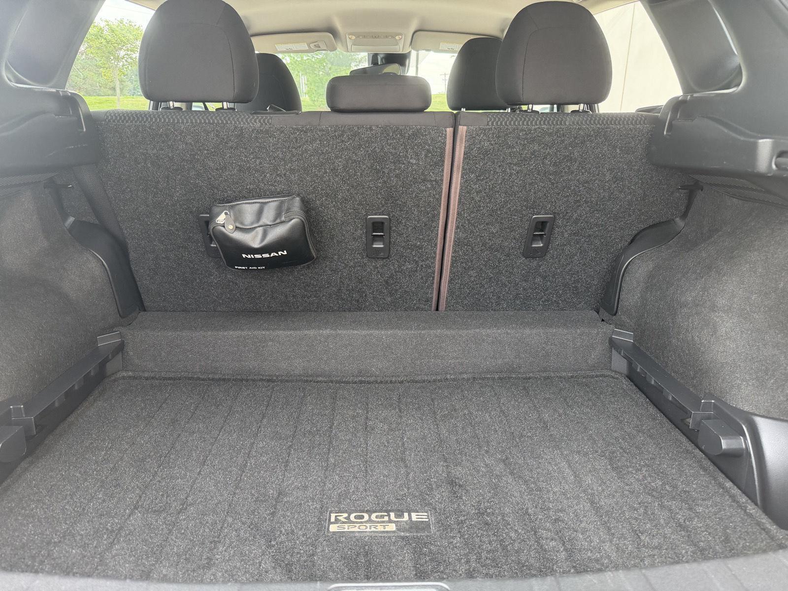 Vehicle photo 31