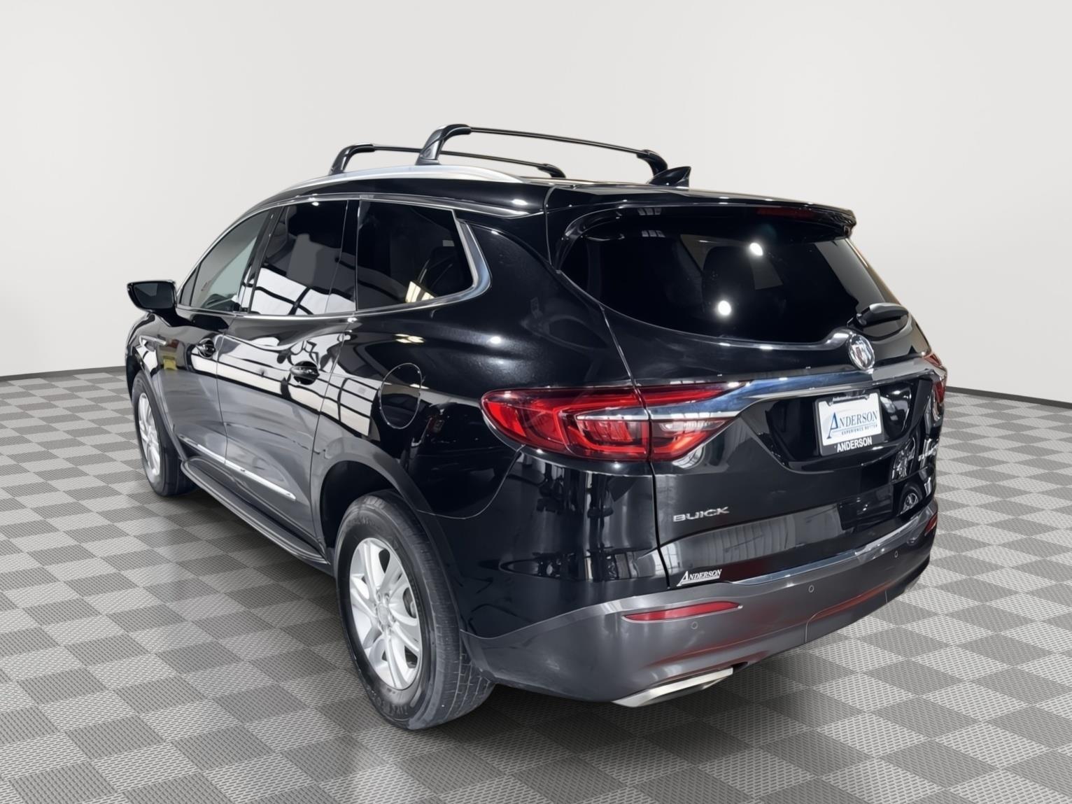Vehicle photo 9