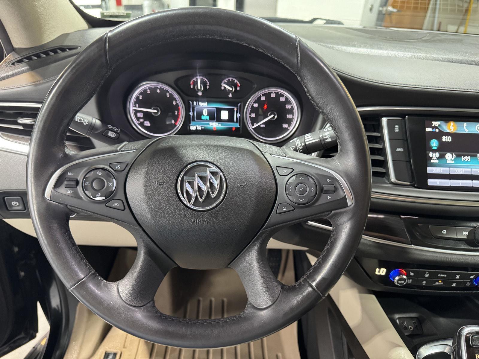 Vehicle photo 12