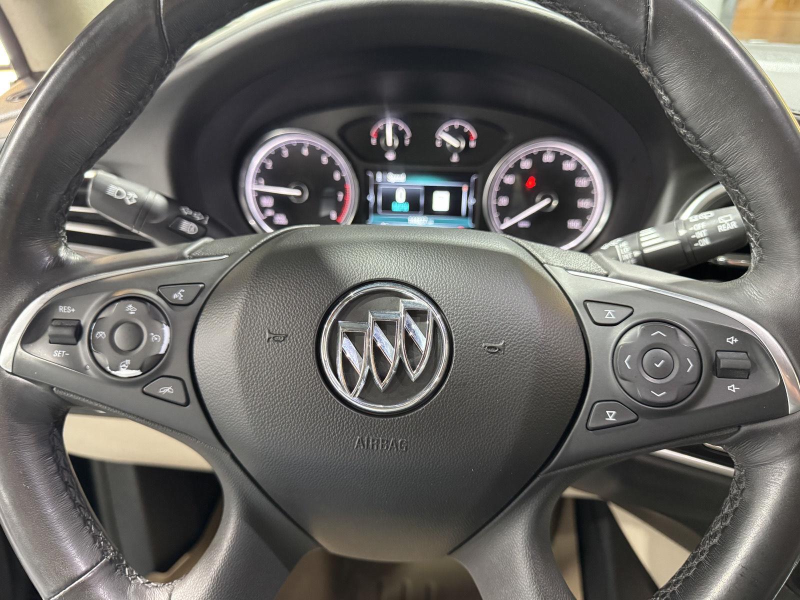 Vehicle photo 13