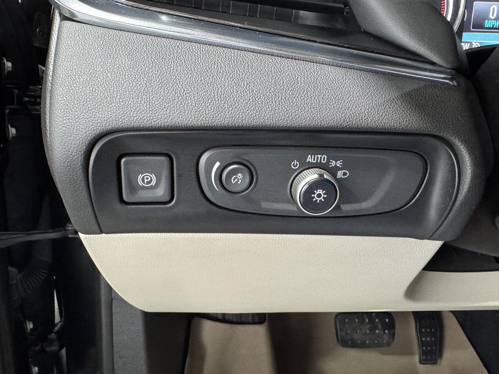Vehicle photo 16