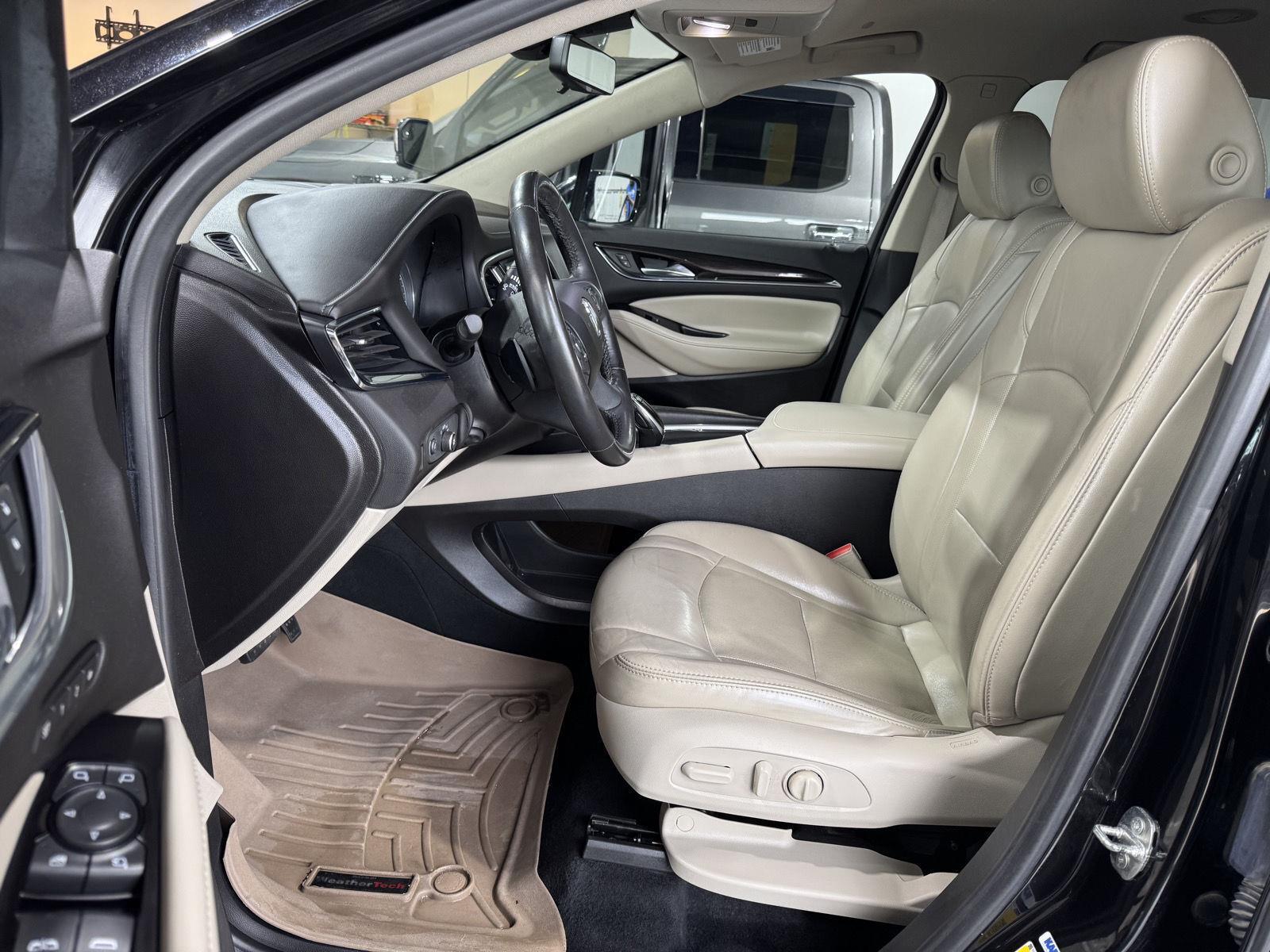 Vehicle photo 18