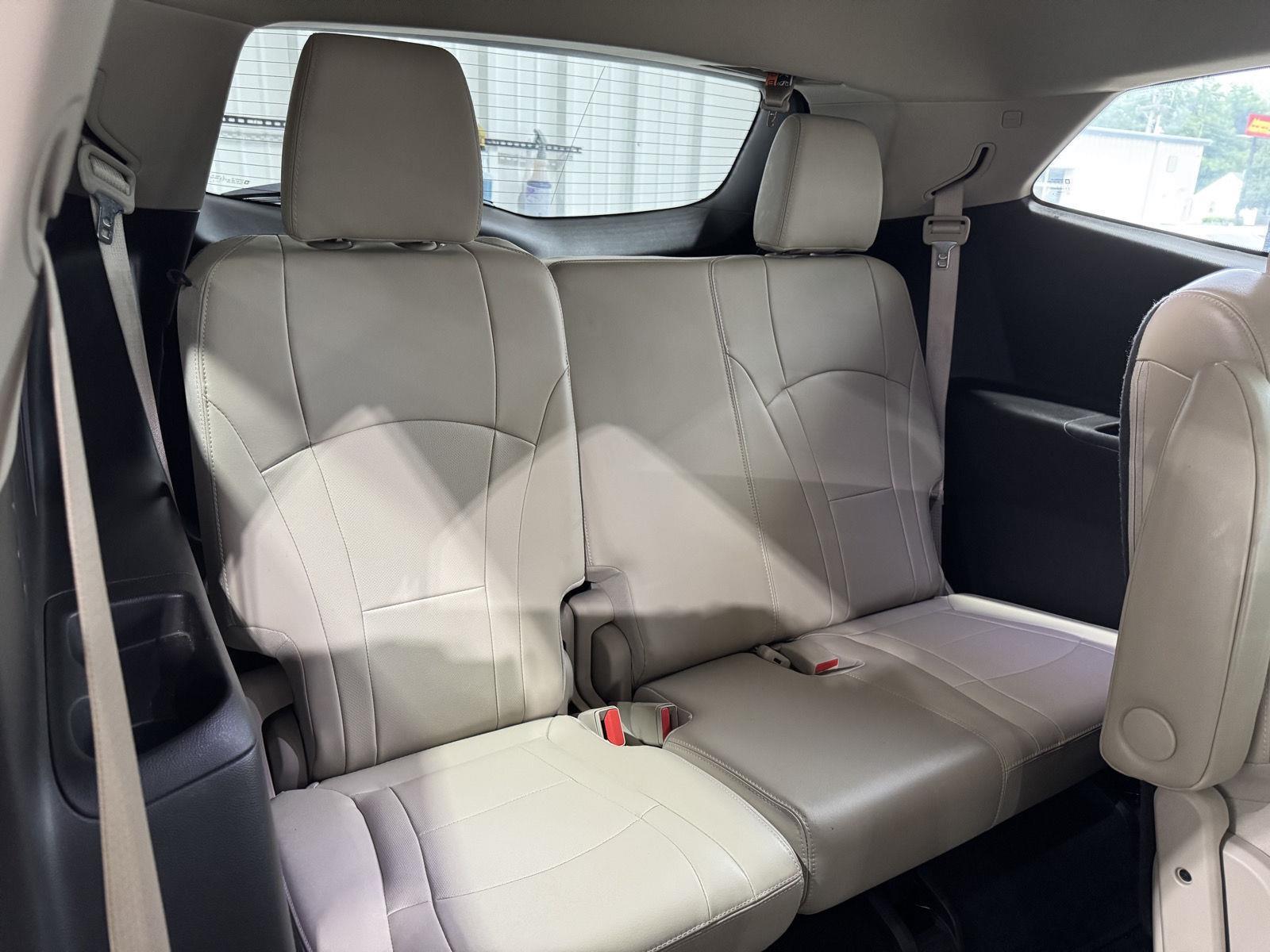Vehicle photo 26