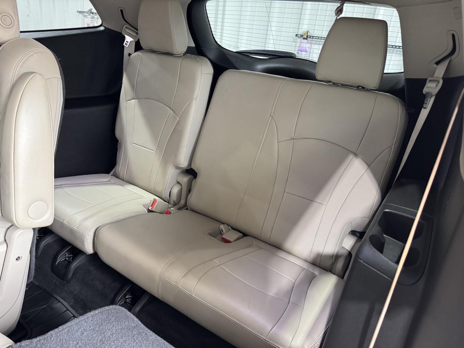 Vehicle photo 29