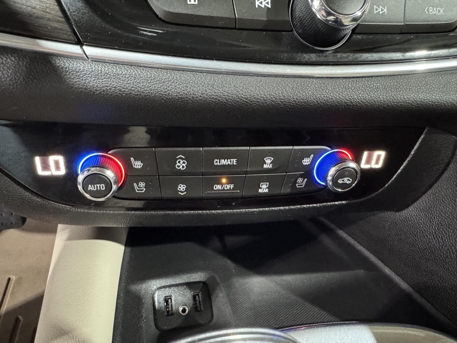Vehicle photo 32