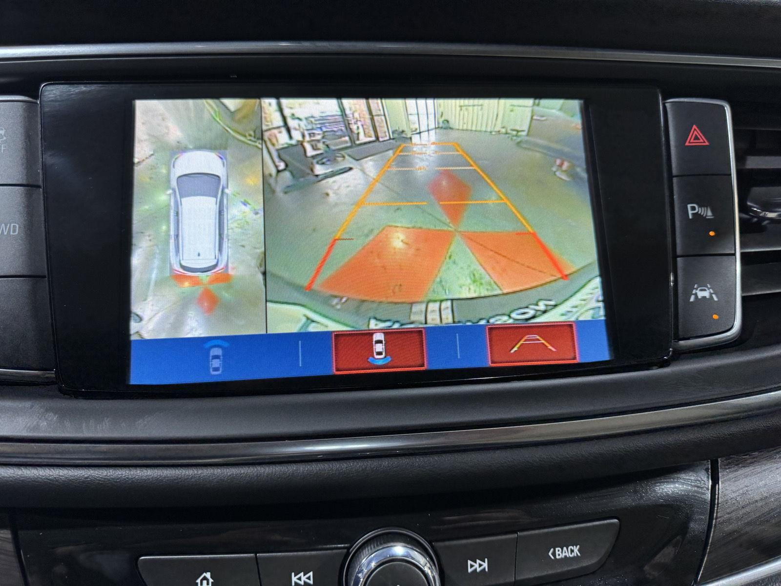 Vehicle photo 33