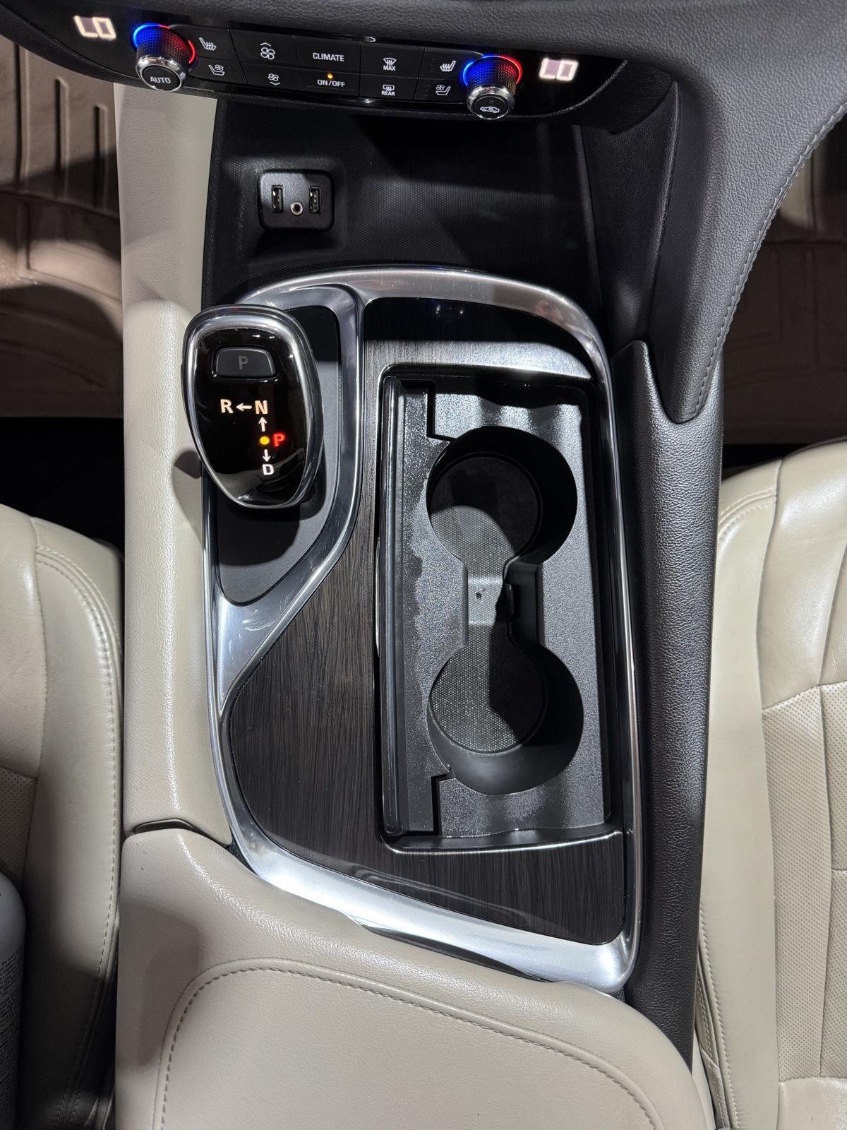 Vehicle photo 34