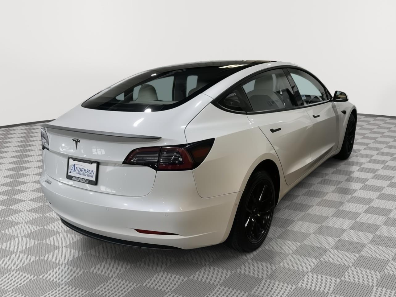 Vehicle photo 7