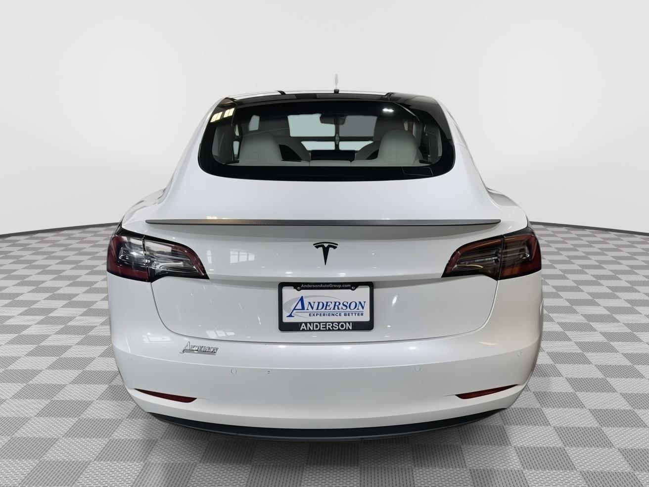 Vehicle photo 8