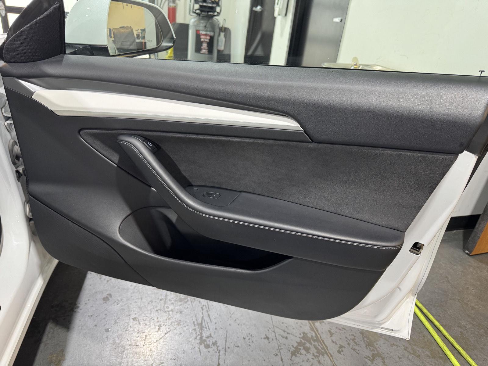 Vehicle photo 20