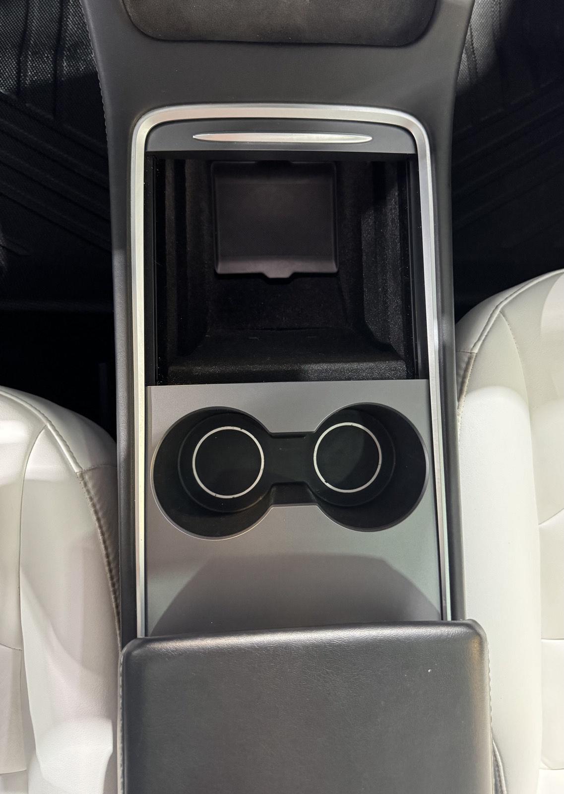 Vehicle photo 32