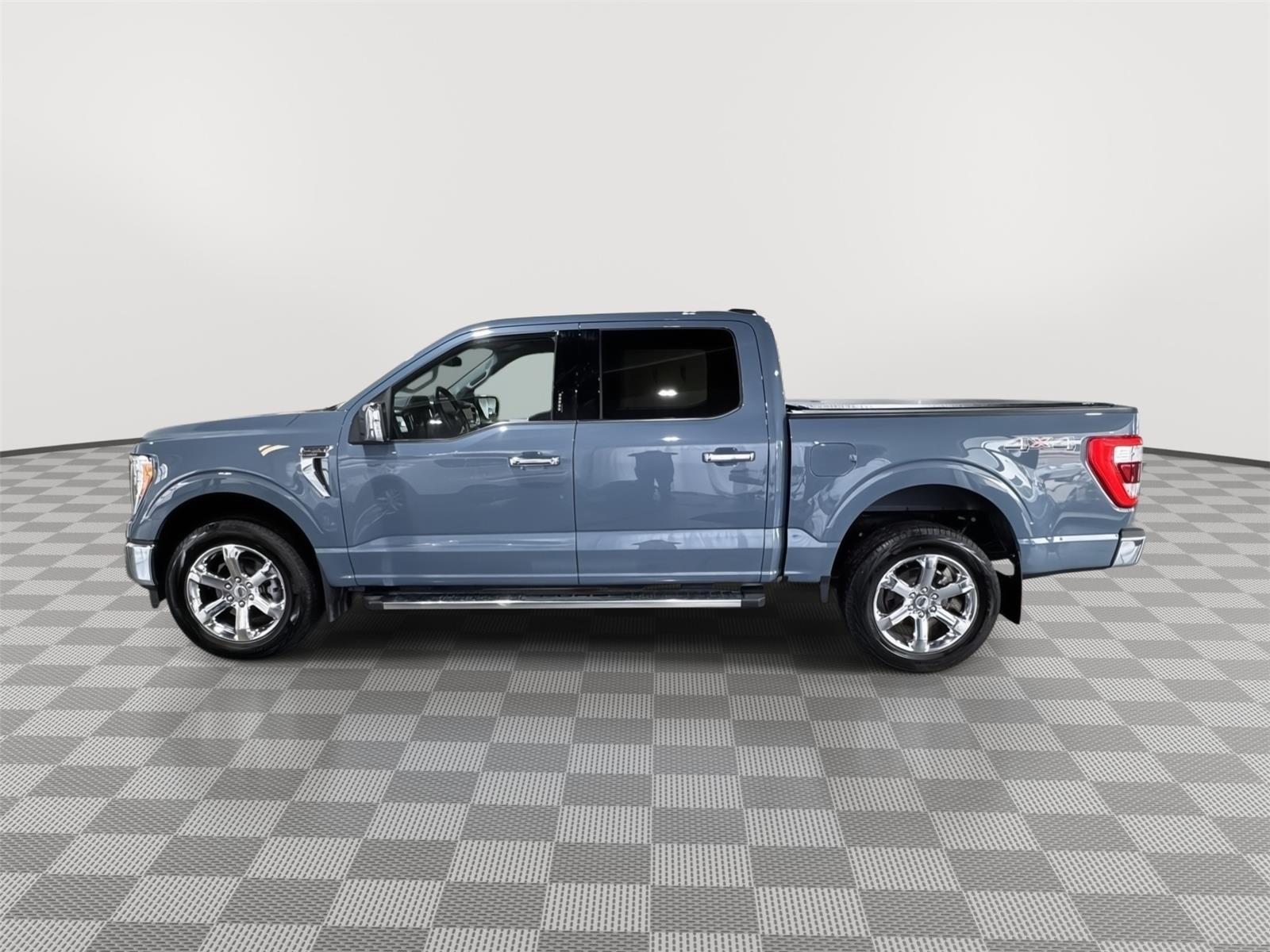 Vehicle photo 2