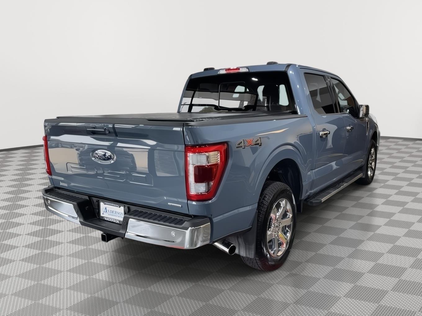 Vehicle photo 7