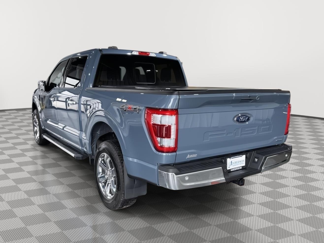 Vehicle photo 9
