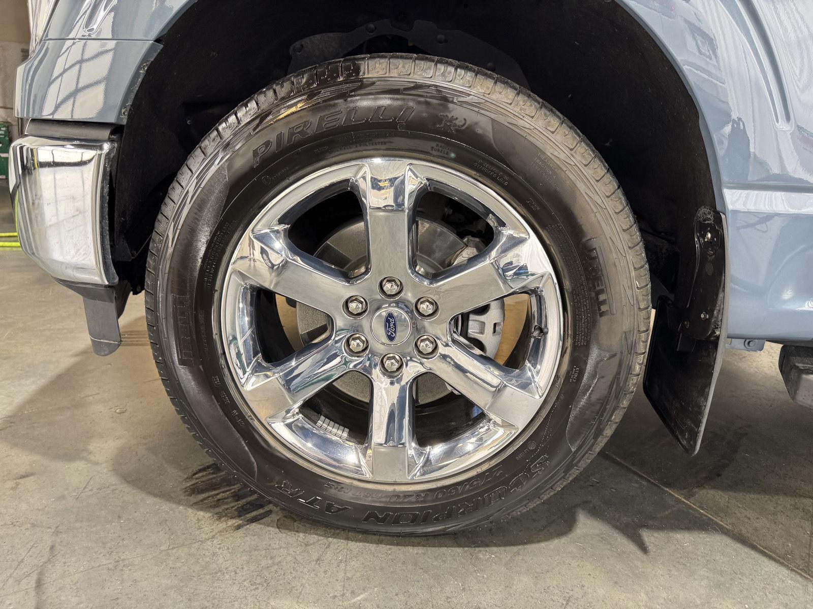 Vehicle photo 10