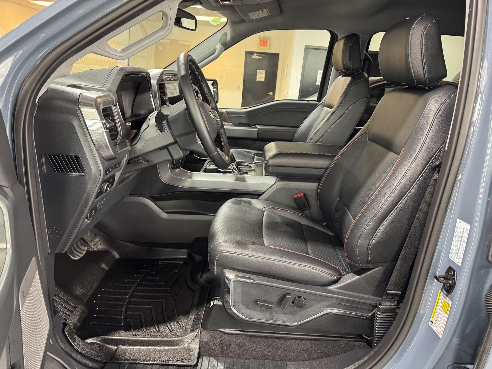 Vehicle photo 18