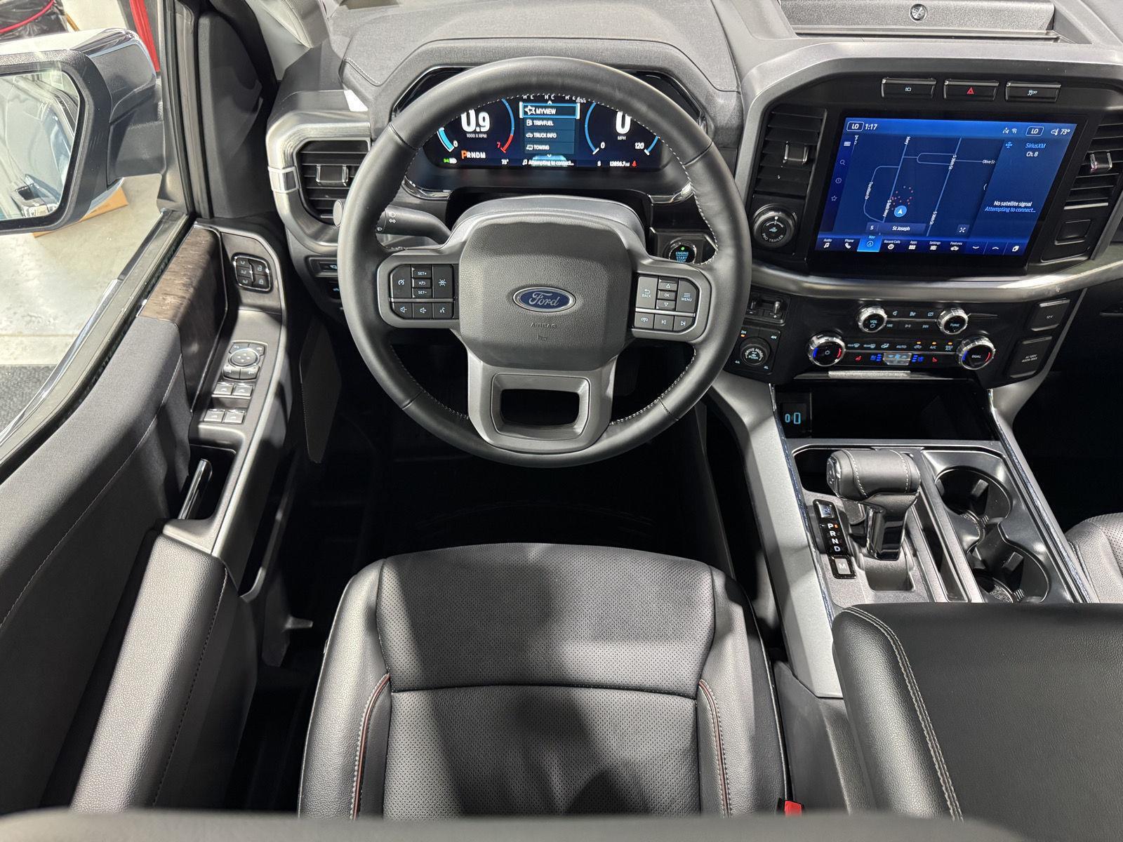 Vehicle photo 21