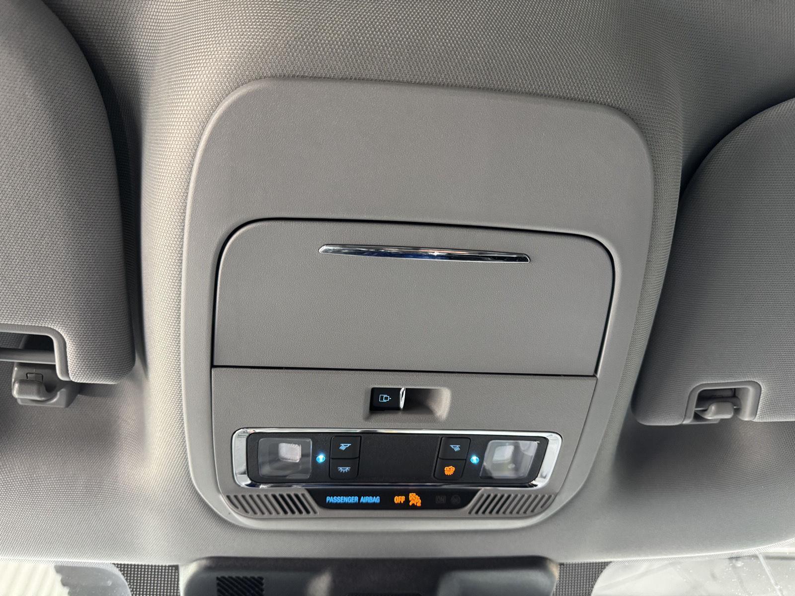Vehicle photo 28