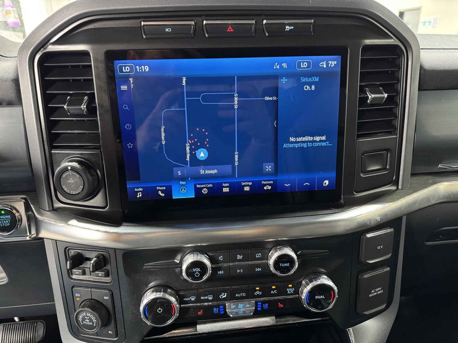 Vehicle photo 30