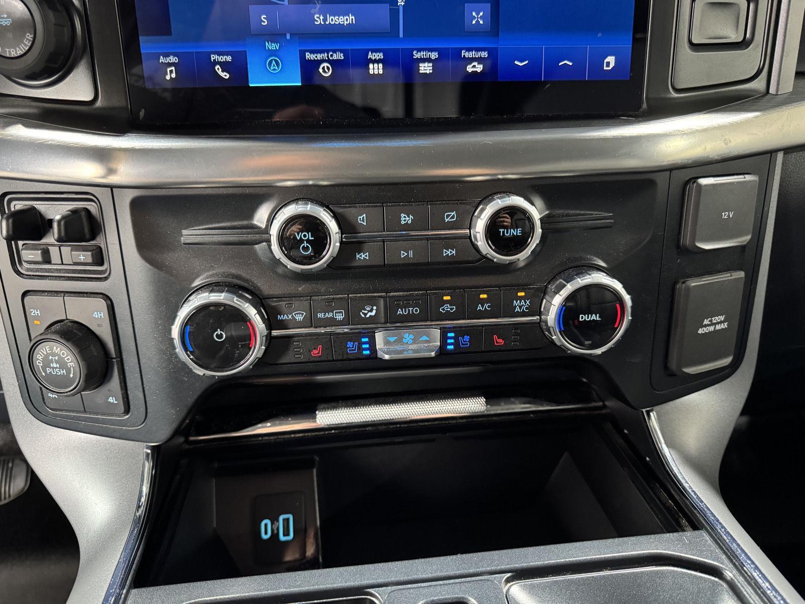 Vehicle photo 31
